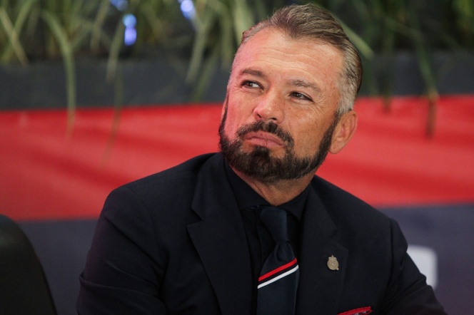 José Luis Higuera se va de Chivas