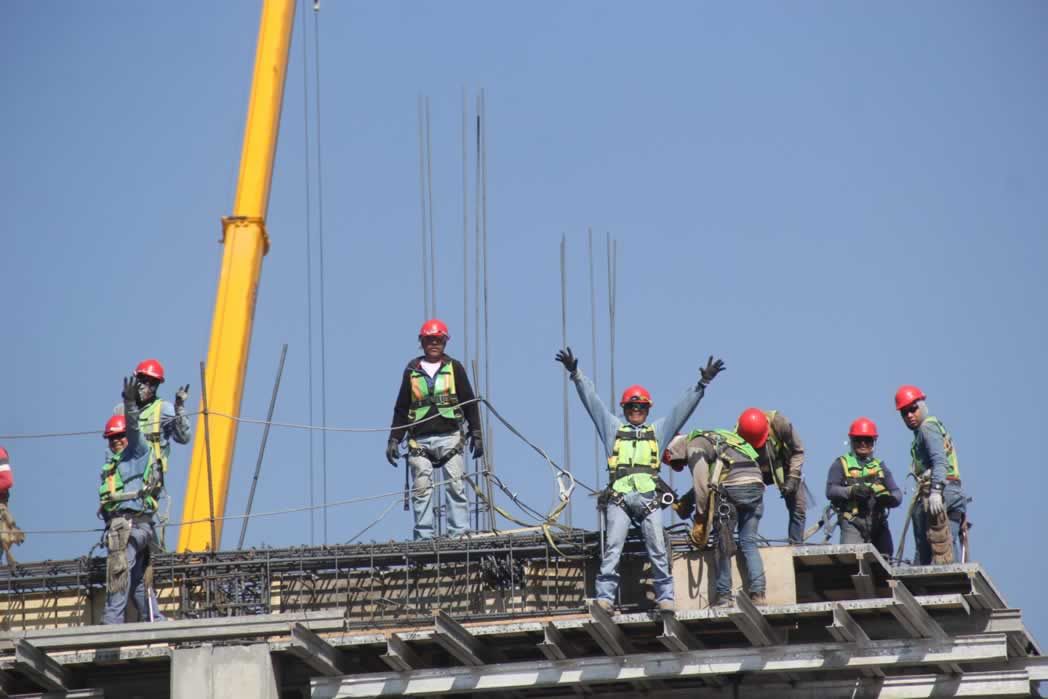 Sin trabajo 20 mil obreros de la construcción.