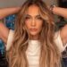 JLo se luce en Instagram con video sin maquillaje y foto en bikini