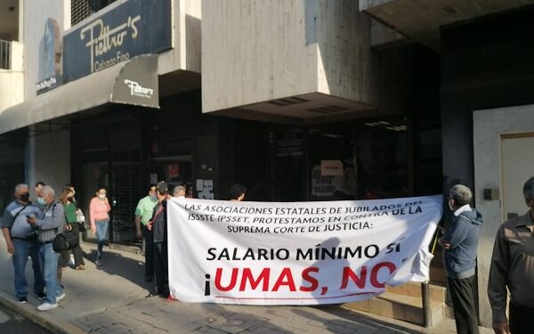 “Jurídicamente, profes están perdidos”, advierte especialista.