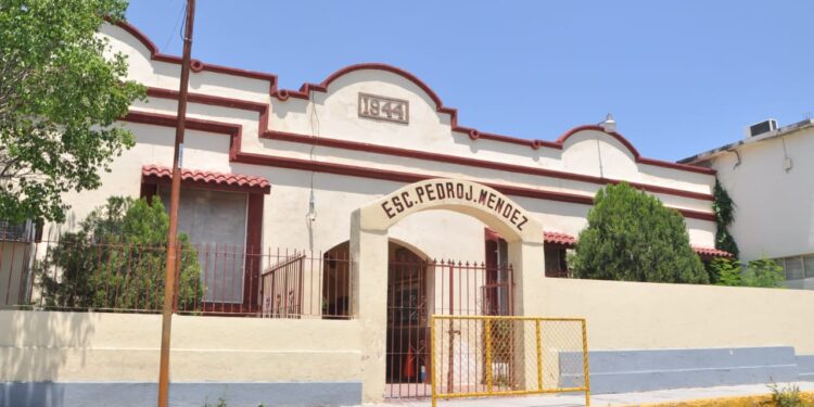 Vacunación a profes no garantiza inmunidad en escuelas: Tovar.