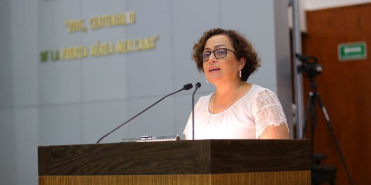 Propone Morena facilitar a personas transgénero cambio de nombre.
