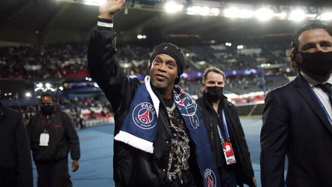 Ronaldinho se reencuentra con Messi en París