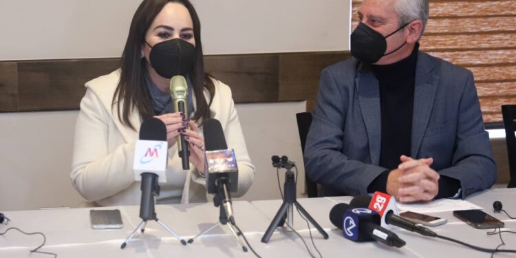 Reconoce líder del Congreso del Estado trabajo de Carmen Lilia Canturosas para dignificar Nuevo Laredo.