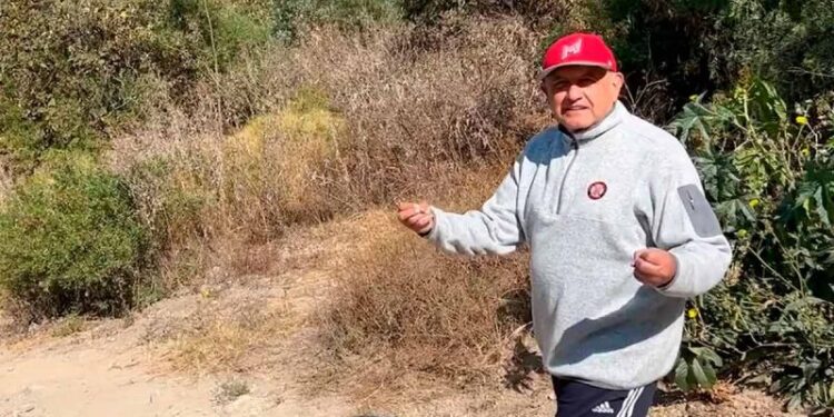 Hay que luchar para vivir con dignidad: López Obrador al hacer cardio