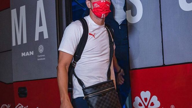 Jesús Molina, operado con éxito; fuera de 7 a 9 meses