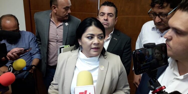 Citan a fiscal anticorrupción por desafuero de diputada