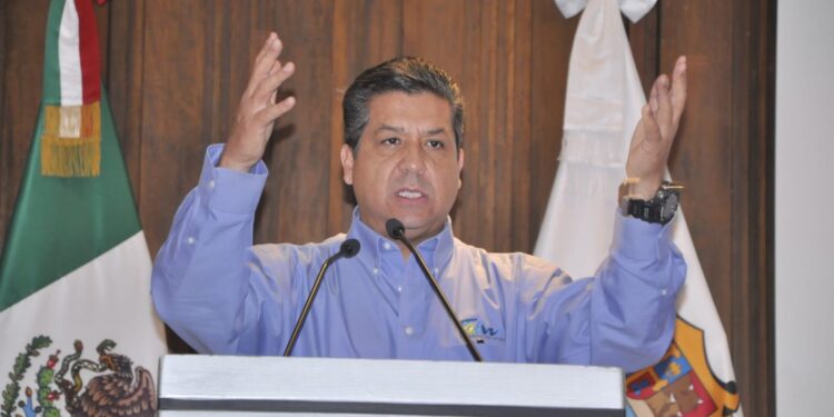 Arremete Cabeza de Vaca contra Américo Villarreal; le exige aclarar vínculos con los Carmona.