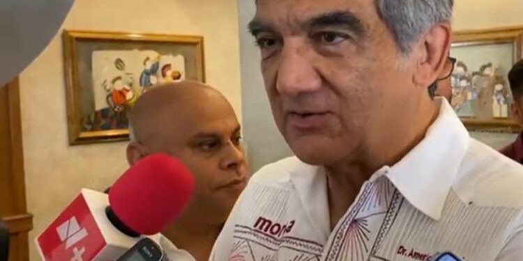 Américo tiene Covid