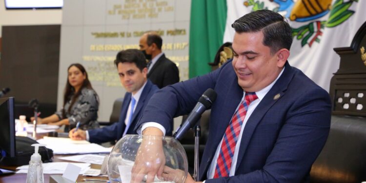Dividirán premio de medalla «Luis García de Arellano»