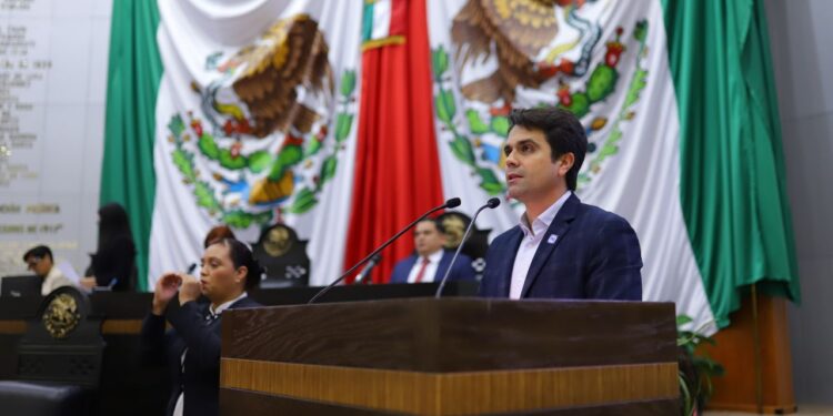 Denuncia Morena a diputado del PAN por delincuencia organizada