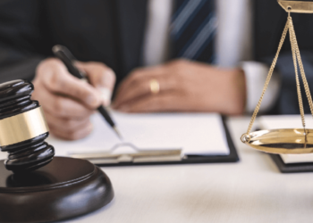 Autorizan a 65 para ejercer como Notarios Públicos.