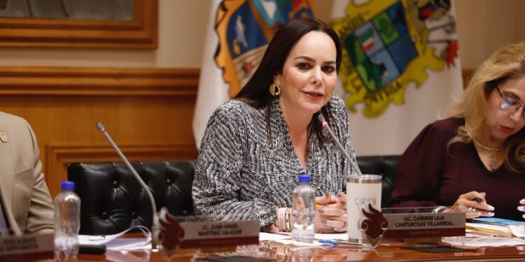 Reconoce alcaldesa labor de protección civil y bomberos