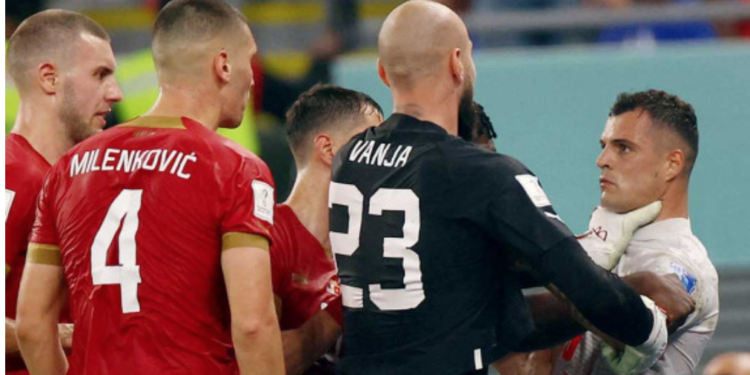 Cantos racistas en el Serbia vs Suiza tendrán consecuencias.