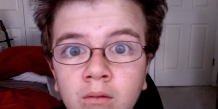 Murió la youtuber Keenan Cahill a los 27 años tras cirujía