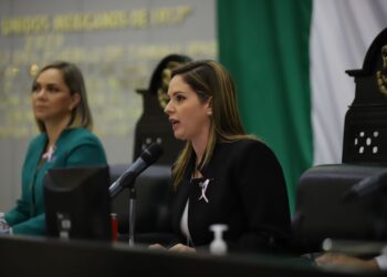 Incumplen municipios con semáforo de agua, denuncia diputada.