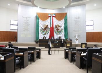 Proponen hasta 15 años de cárcel a quien lesione una mujer con ácido