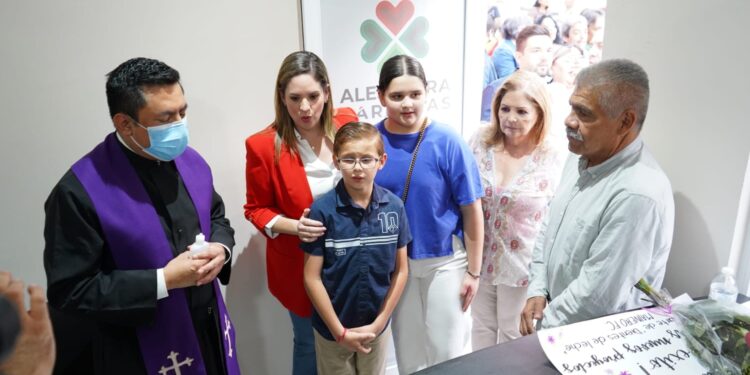 Inaugura Ale Cárdenas nueva oficina de gestión
