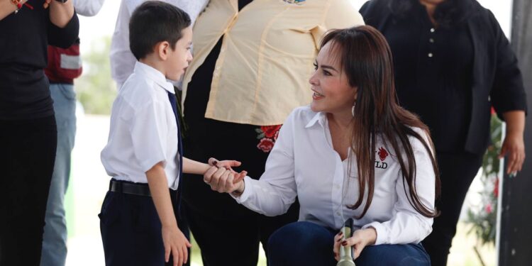 Transforma gobierno municipal Jardines de Niños al poniente de la ciudad.