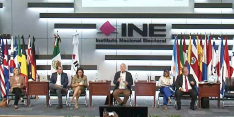 INE debe resistir ataques, dicen consejeros.