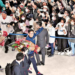 Reciben como héroes a japoneses por campeonato del Clásico Mundial