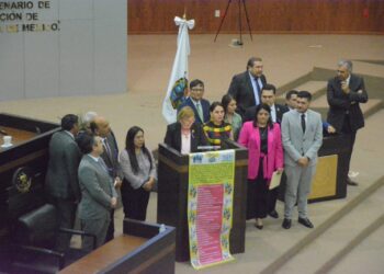 De mentirosos y burlones, no se bajan diputados