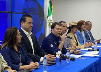 Ahora diputados del PAN defienden a Cabeza de Vaca