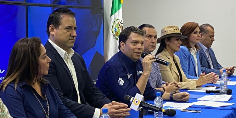 Ahora diputados del PAN defienden a Cabeza de Vaca