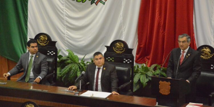 «Hemos demostrado que el cambio es viable», dice gobernador en su primer informe