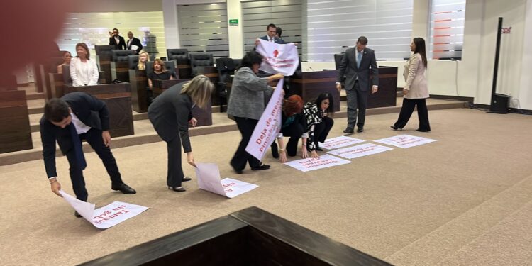 Interpelan diputados del PAN a gobernador