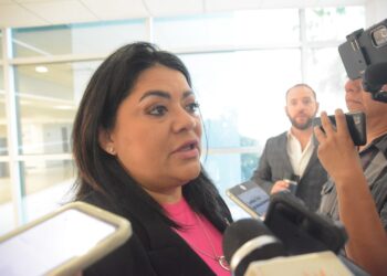 Pone Morena contra la pared al Auditor