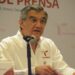Gobernador toma con humor denuncia de Cabeza de Vaca.