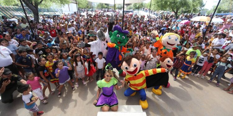 Celebra gobierno municipal y sistema DIF a niñas y niños