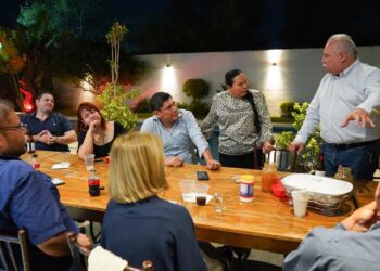Reaparece “El Truko” en reunión con militantes
