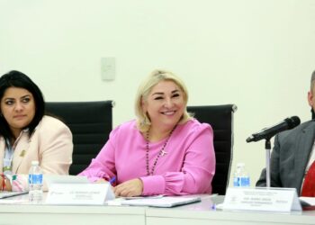 Entregarán a funcionarios estatales vehículos nuevos y de lujo