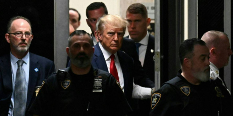 Historico: arrestan a Trump