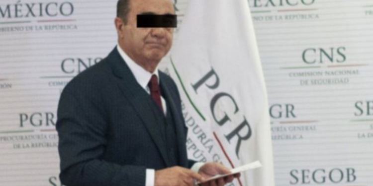 Imputan a Murillo Karam por tortura