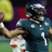 Jalen Hurts firma contrato Filadelfia por más de 4 mil millones de pesos.