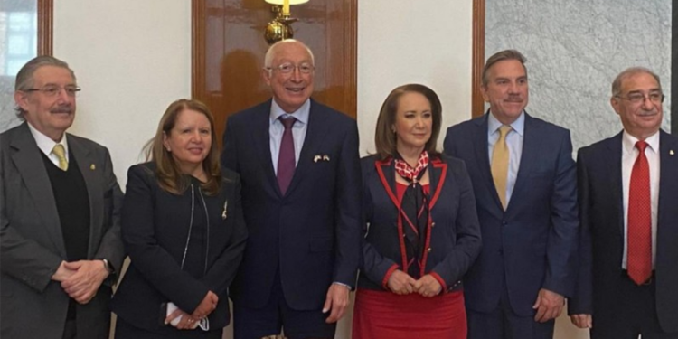 Ken Salazar se reúne con Ministros de la SCJN