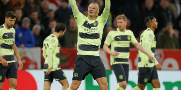 Manchester elimina al Bayer y va a semifinales
