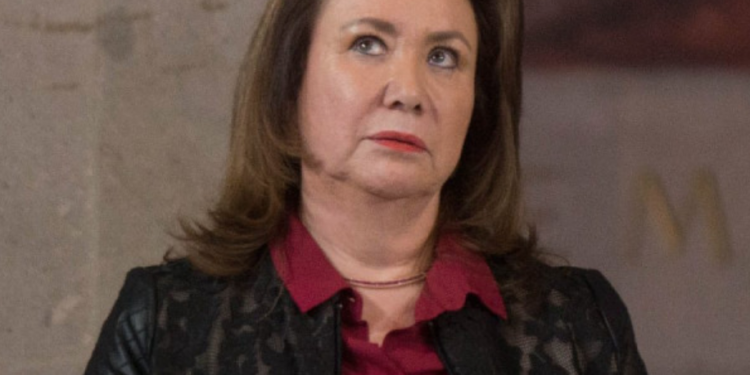 Tribunal desecha amparo de Yasmin Esquivel; UNAM puede resolver sobre plagio