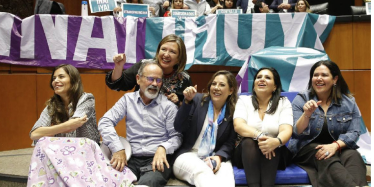 López Obrador insiste en desaparecer al INAI; reta a Senadores a mantener el plantón
