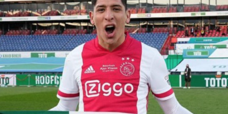 Edson Álvarez aporta «veneno»; lo elogian en el Ajax