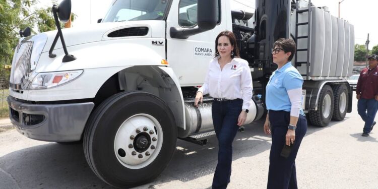 Presenta alcaldesa nueva unidad de desazolve para fortalecer trabajo de Comapa