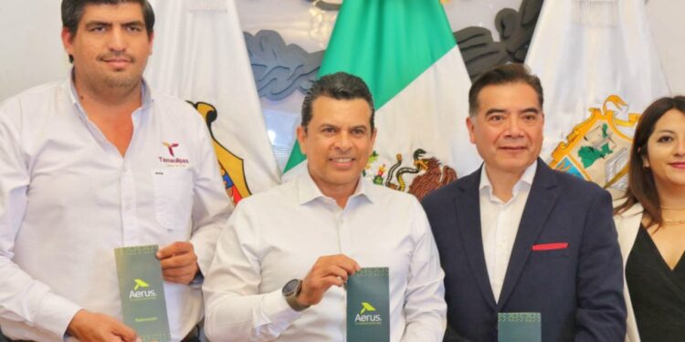 Fortalece municipio conectividad aérea con Aerus y apoyo del Estado