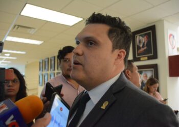 Bancada de Morena exige citar a fiscal anticorrupción