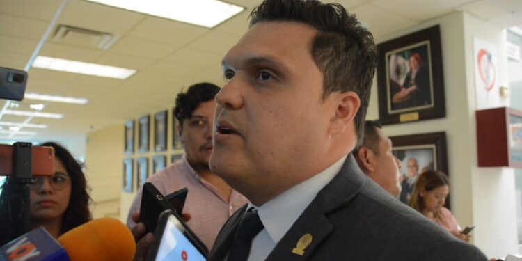 Bancada de Morena exige citar a fiscal anticorrupción