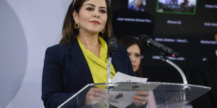 Es Nuevo Laredo aduana número uno de México y Estados Unidos