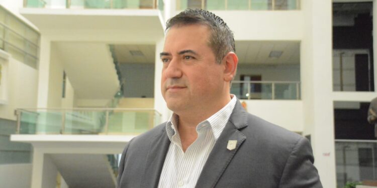 «Secretarios sólo criticaron pero no informaron»: García Aguiar.