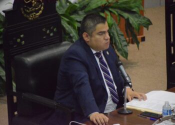 Quitarán privilegio de escoltas a exfuncionarios